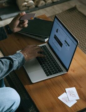 mejores cursos para ganar dinero online en español 2026